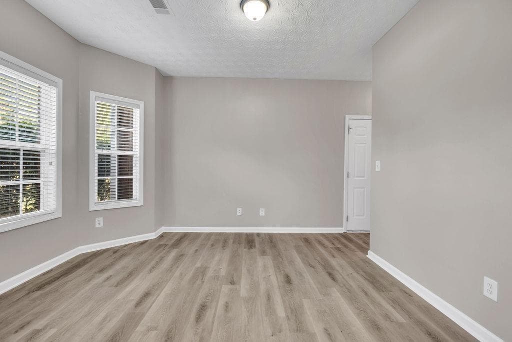 5 bedroom, 4 bathroom, 4,036 sq ft single family residence under contract at 142 Nobility Lane, Mcdonough, GA 30252 — photo 7