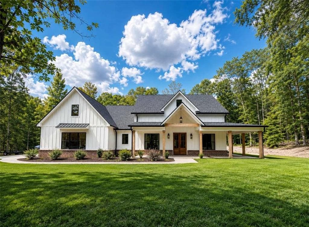 5 bedroom, 4 bathroom, 3,286 sq ft single family residence for sale at 16 Stratford Way, Kingston, GA 30145