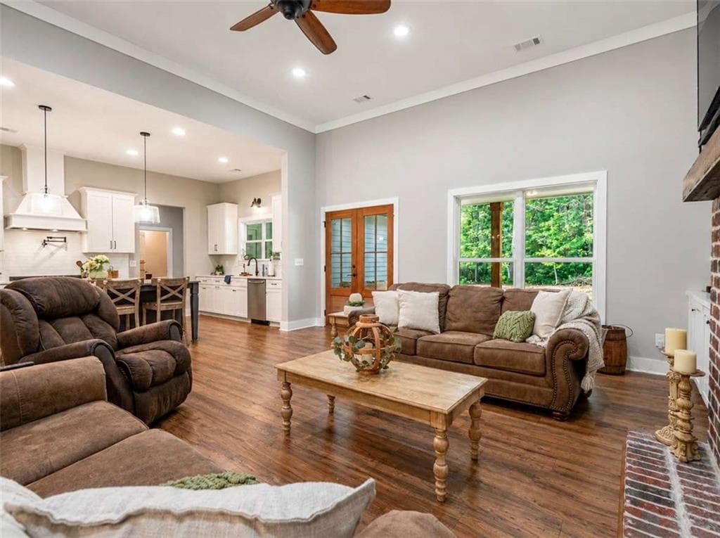 5 bedroom, 4 bathroom, 3,286 sq ft single family residence for sale at 16 Stratford Way, Kingston, GA 30145 — photo 8