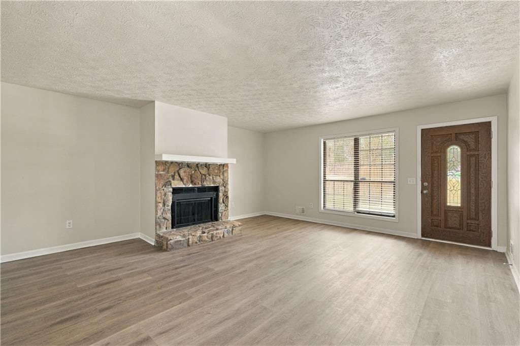 3 bedroom, 2 bathroom, 1,428 sq ft single family residence for sale at 2624 Majestic Way, Lawrenceville, GA 30044 — photo 3