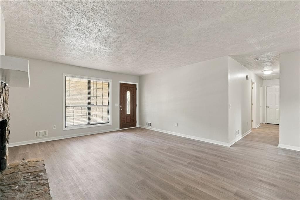 3 bedroom, 2 bathroom, 1,428 sq ft single family residence for sale at 2624 Majestic Way, Lawrenceville, GA 30044 — photo 4