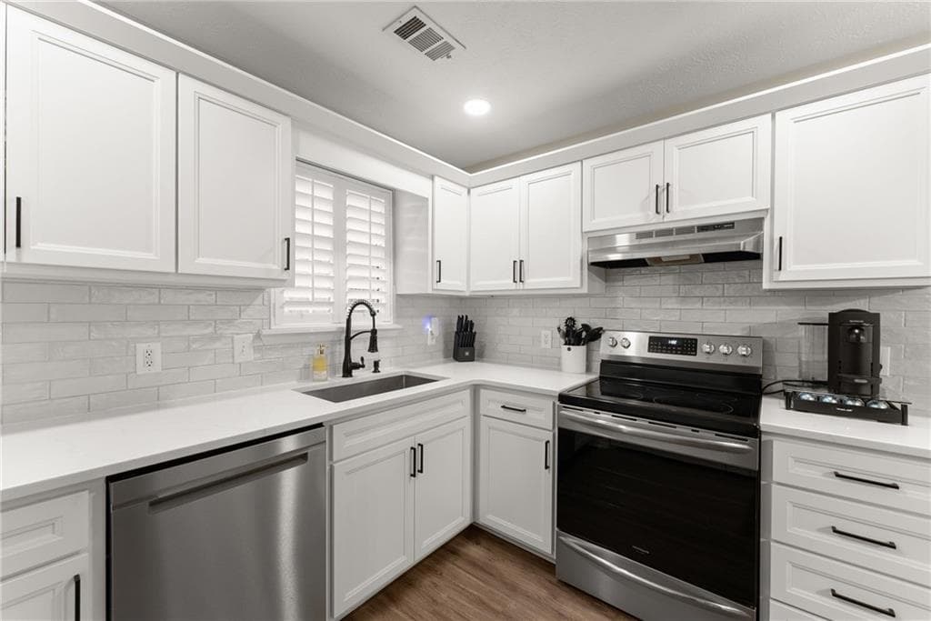 2 bedroom, 2 bathroom, 992 sq ft single family residence for sale at 3525 Auburn Drive, Cumming, GA 30041 — photo 3