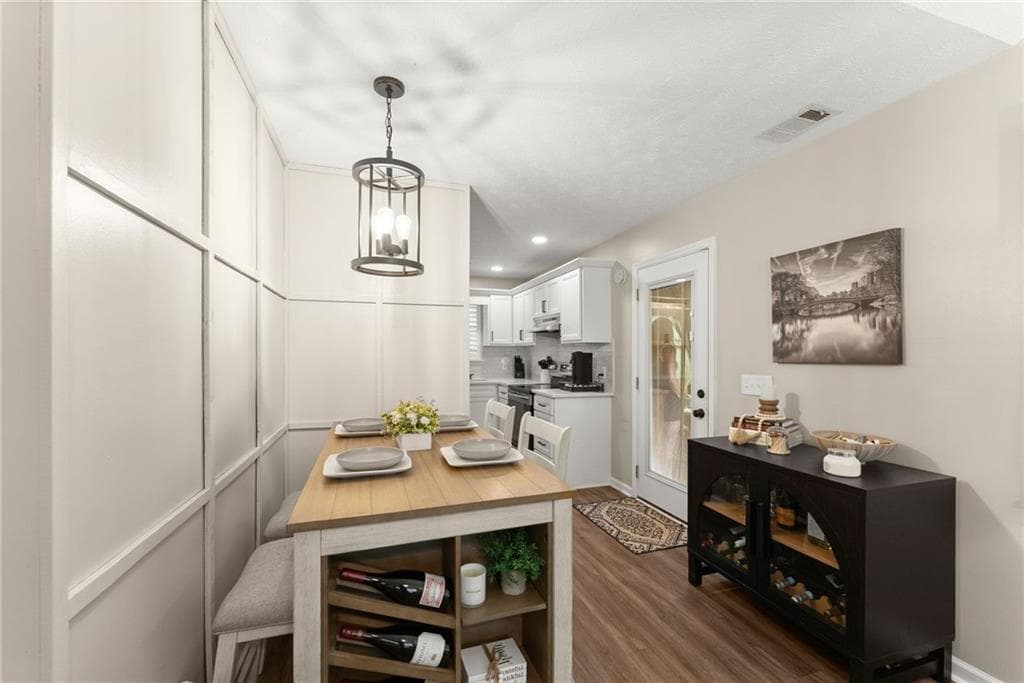 2 bedroom, 2 bathroom, 992 sq ft single family residence for sale at 3525 Auburn Drive, Cumming, GA 30041 — photo 8