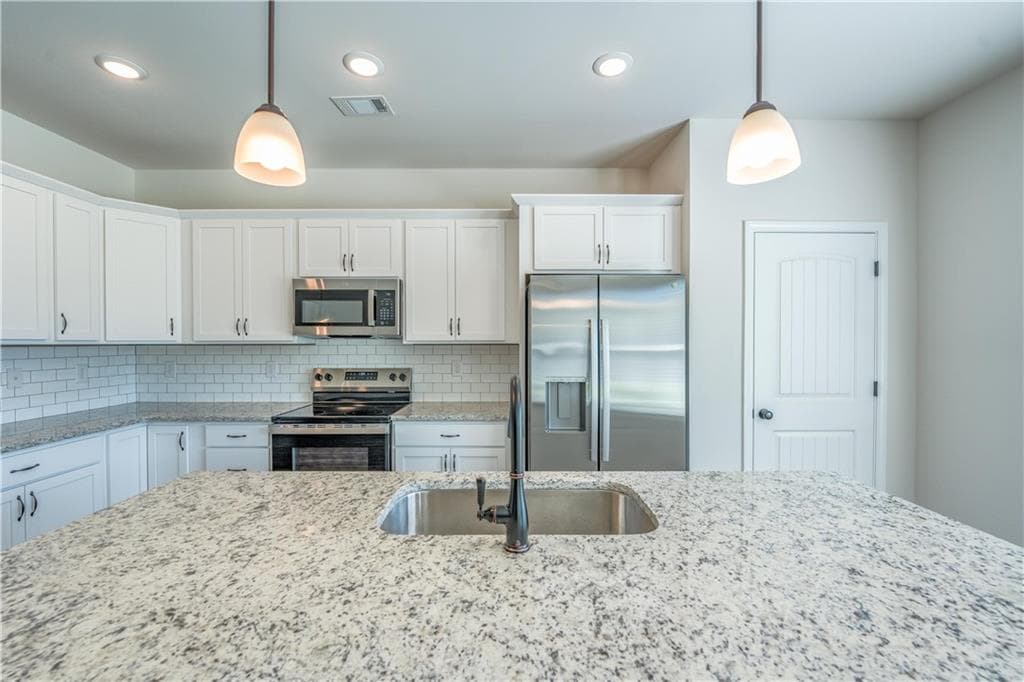 3 bedroom, 3 bathroom, 1,800 sq ft single family residence for sale at 6408 River Plantation Drive, Lula, GA 30554 — photo 8