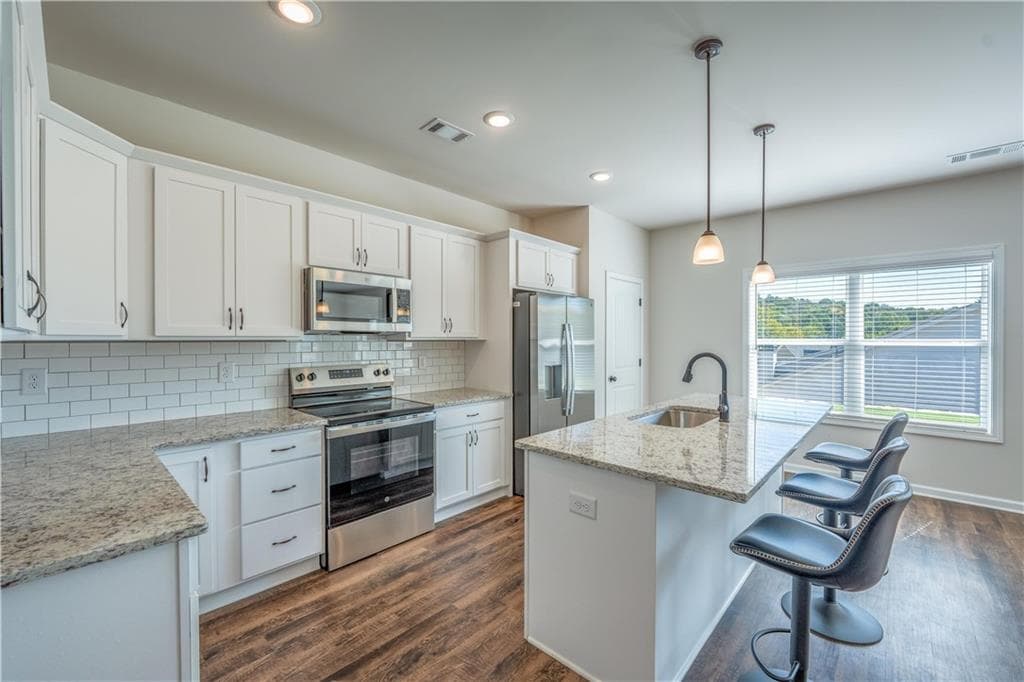 3 bedroom, 3 bathroom, 1,800 sq ft single family residence for sale at 6408 River Plantation Drive, Lula, GA 30554 — photo 10