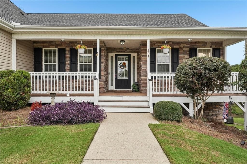 3 bedroom, 3 bathroom, 1,626 sq ft single family residence for sale at 207 Overlook Court, Dallas, GA 30157 — photo 2