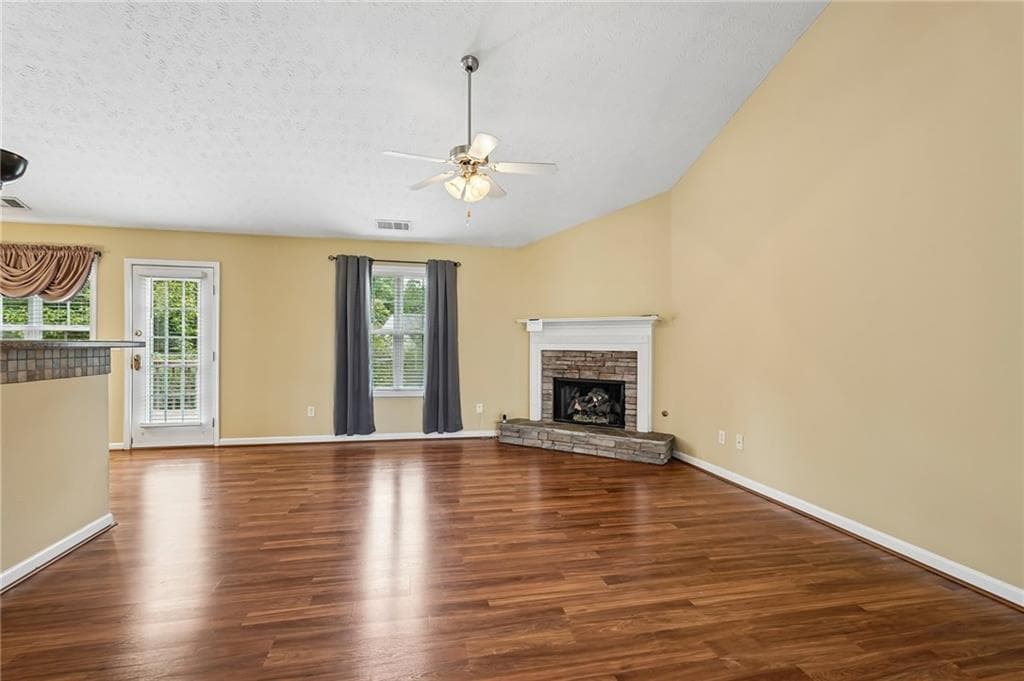 3 bedroom, 3 bathroom, 1,626 sq ft single family residence for sale at 207 Overlook Court, Dallas, GA 30157 — photo 8