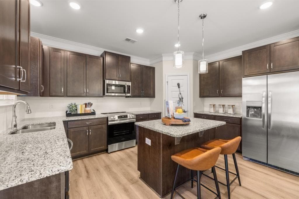 4 bedroom, 3 bathroom, 2,372 sq ft single family residence for sale at 480 Wick Street, Hoschton, GA 30548 — photo 6
