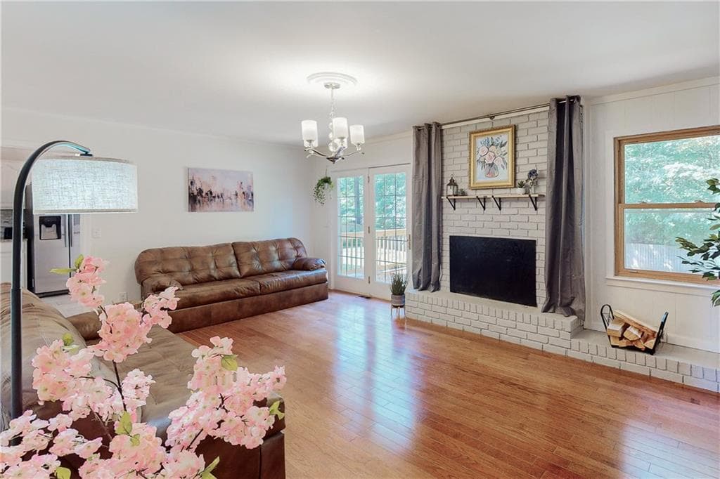 6 bedroom, 4 bathroom, 4,978 sq ft single family residence for sale at 304 W Lakeshore Drive, Carrollton, GA 30117 — photo 2