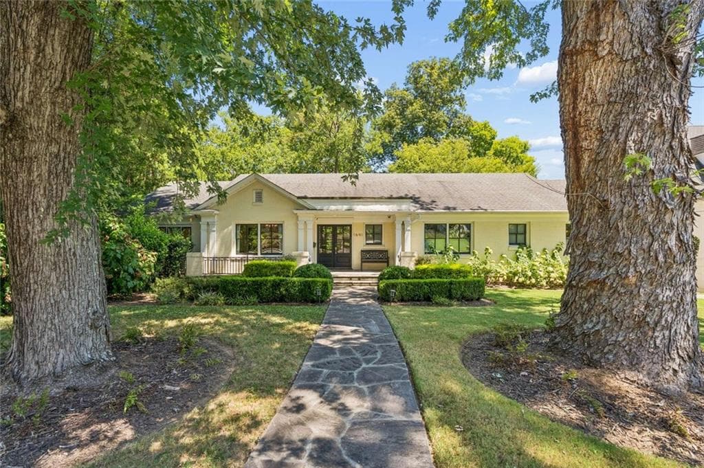 4 bedroom, 4 bathroom, 4,100 sq ft single family residence for sale at 1691 Friar Tuck Road, Atlanta, GA 30309 — photo 4