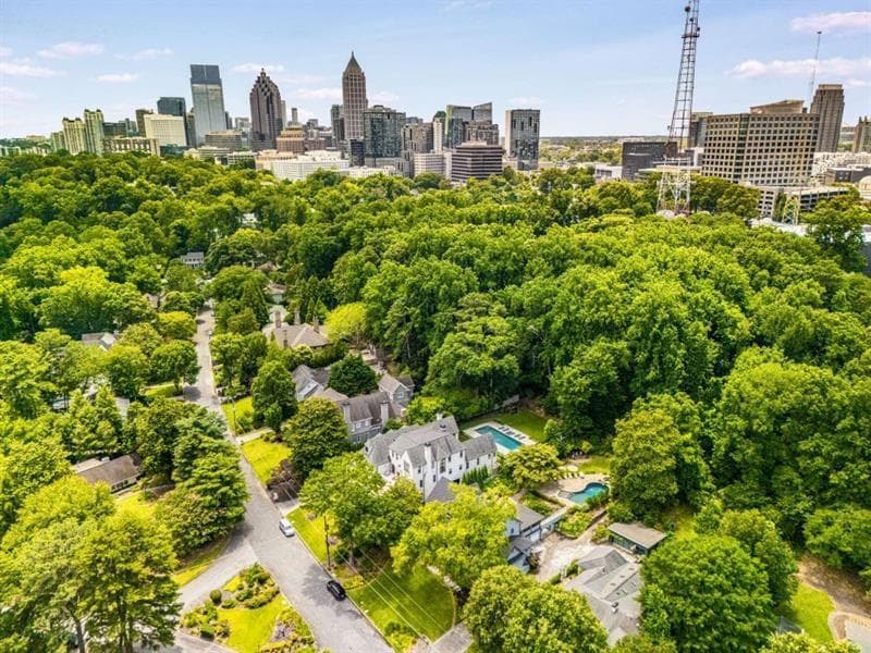 4 bedroom, 4 bathroom, 4,100 sq ft single family residence for sale at 1691 Friar Tuck Road, Atlanta, GA 30309 — photo 10