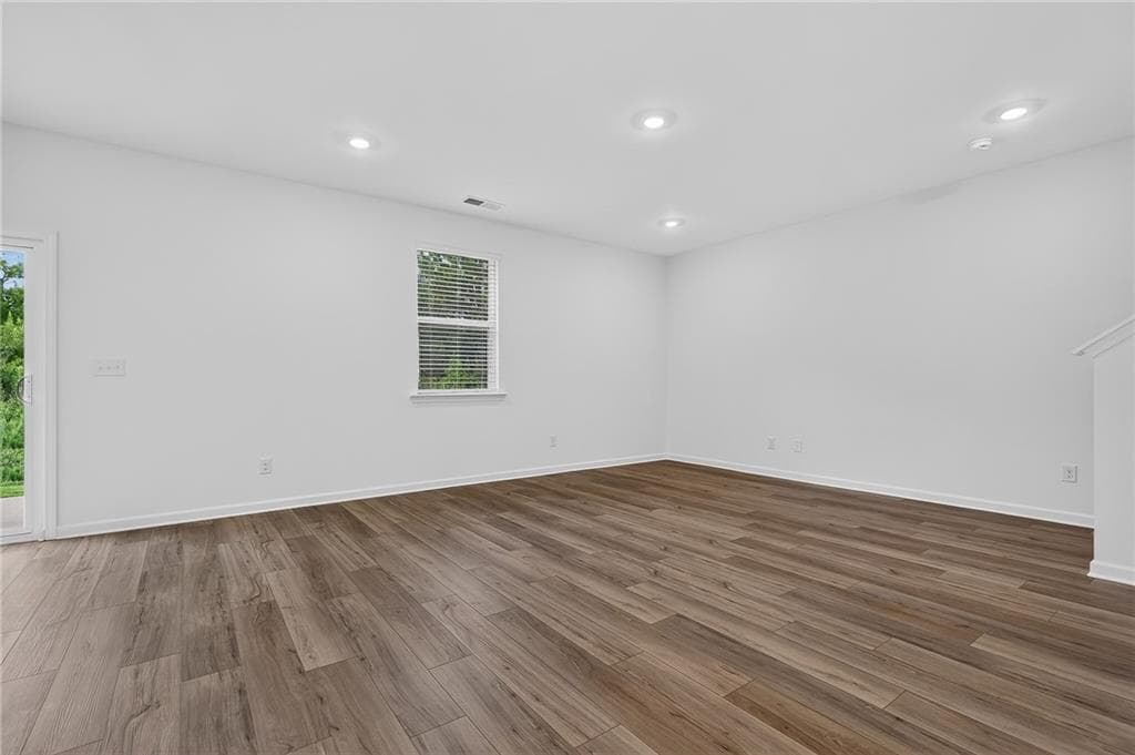 4 bedroom, 4 bathroom, 2,520 sq ft single family residence for sale at 27 Shoal Court, Winder, GA 30680 — photo 4