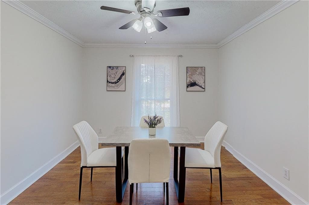 6 bedroom, 4 bathroom, 4,978 sq ft single family residence for sale at 304 W Lakeshore Drive, Carrollton, GA 30117 — photo 3
