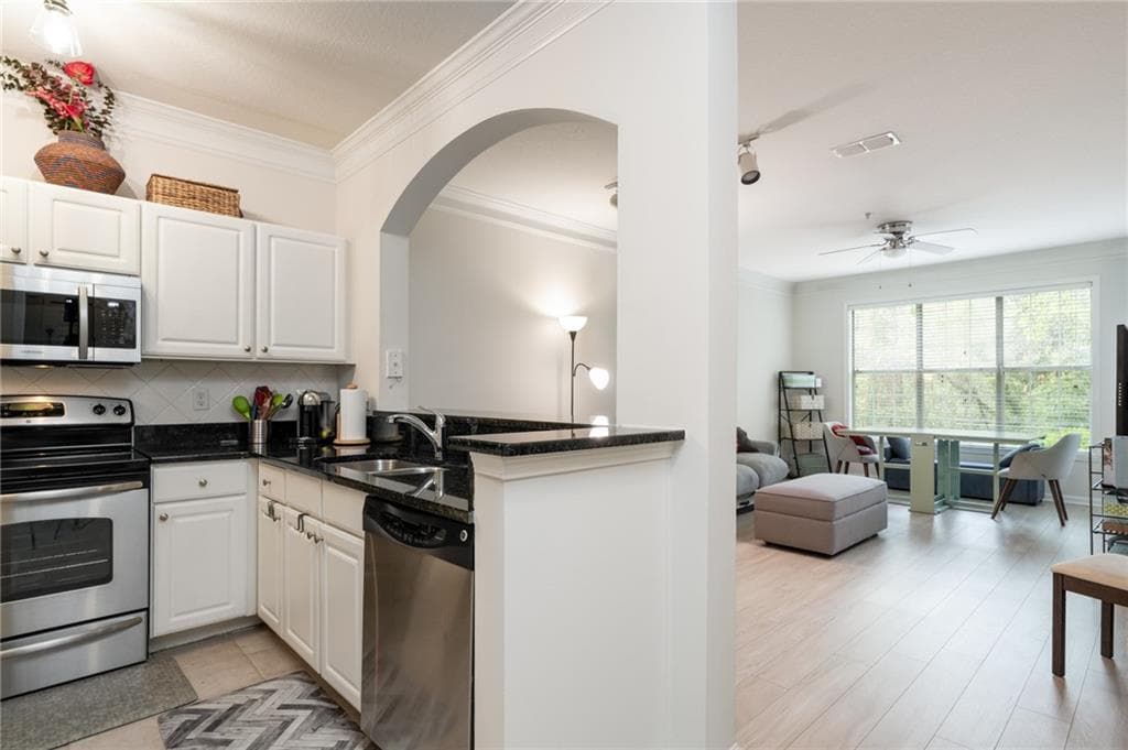 1 bedroom, 1 bathroom, 864 sq ft condominium for rent at 1128 Westchester Ridge, Brookhaven, GA 30319 for $1,525 a month — photo 6
