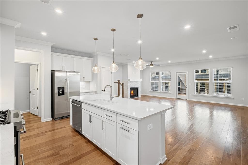 3 bedroom, 3 bathroom, 2,035 sq ft townhouse for sale at 5655 Tillman Way, Powder Springs, GA 30127 — photo 4