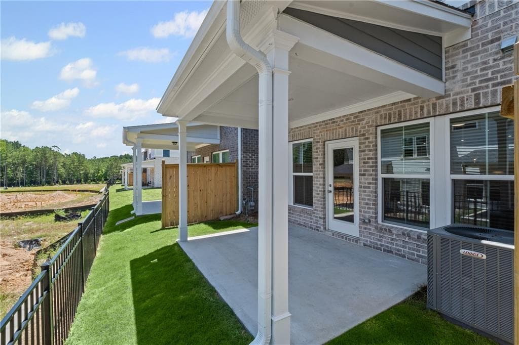 3 bedroom, 3 bathroom, 2,035 sq ft townhouse for sale at 5655 Tillman Way, Powder Springs, GA 30127 — photo 10
