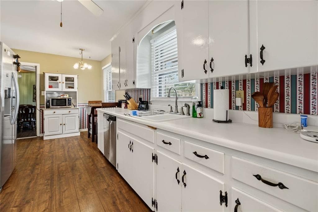 2 bedroom, 2 bathroom, 1,857 sq ft single family residence for sale at 1237 Chapel Dr SW, Marietta, GA 30064 — photo 8
