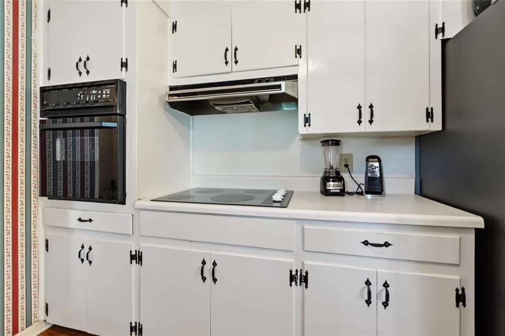 2 bedroom, 2 bathroom, 1,857 sq ft single family residence for sale at 1237 Chapel Dr SW, Marietta, GA 30064 — photo 9