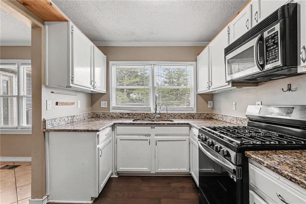 4 bedroom, 3 bathroom, 1,967 sq ft single family residence for sale at 2663 Jewel Street, Atlanta, GA 30344 — photo 8