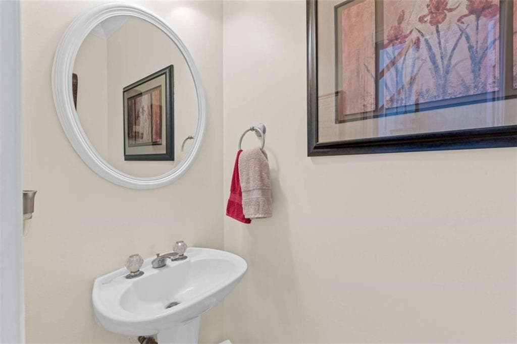 4 bedroom, 3 bathroom, 2,718 sq ft single family residence for sale at 125 Wynchase Lane, Fayetteville, GA 30215 — photo 6