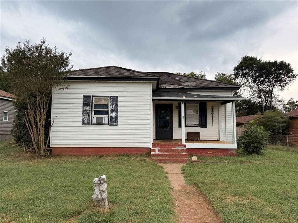 1 bedroom, 1 bathroom, 896 sq ft single family residence for sale at 5 Parmenter Street, Cartersville, GA 30120