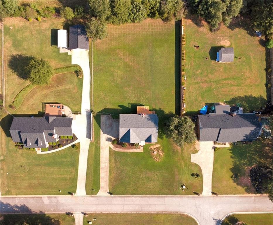 3 bedroom, 3 bathroom, 2,499 sq ft single family residence for sale at 425 Freedom Drive, Mcdonough, GA 30252 — photo 2