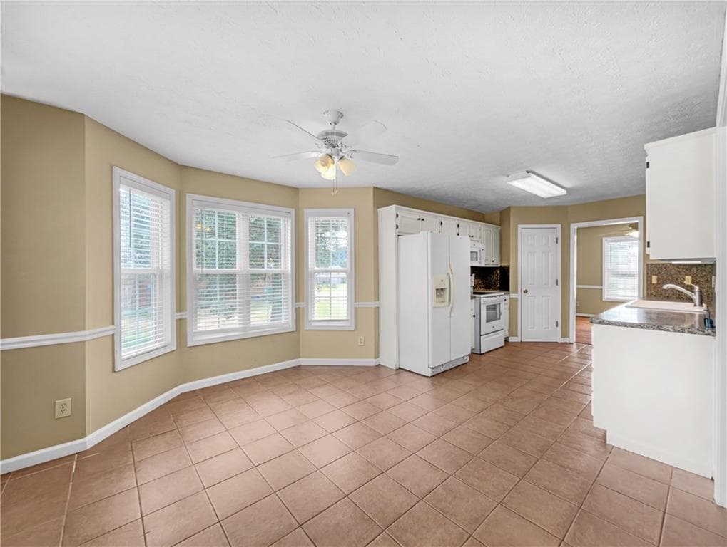 3 bedroom, 3 bathroom, 2,499 sq ft single family residence for sale at 425 Freedom Drive, Mcdonough, GA 30252 — photo 10