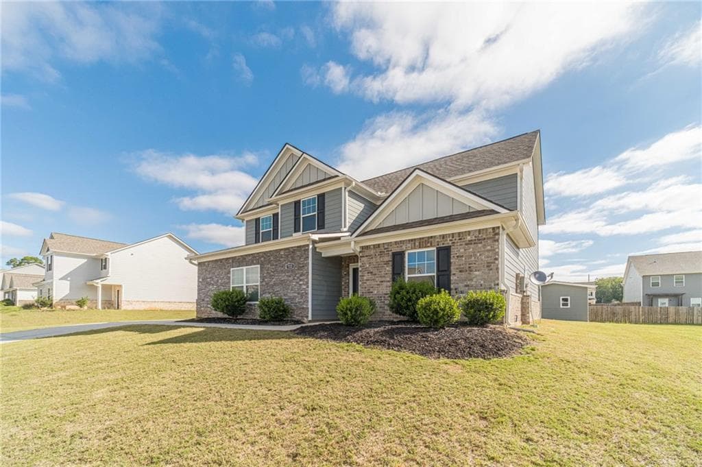4 bedroom, 3 bathroom, 2,249 sq ft single family residence for sale at 722 Woody Drive, Monroe, GA 30655 — photo 3