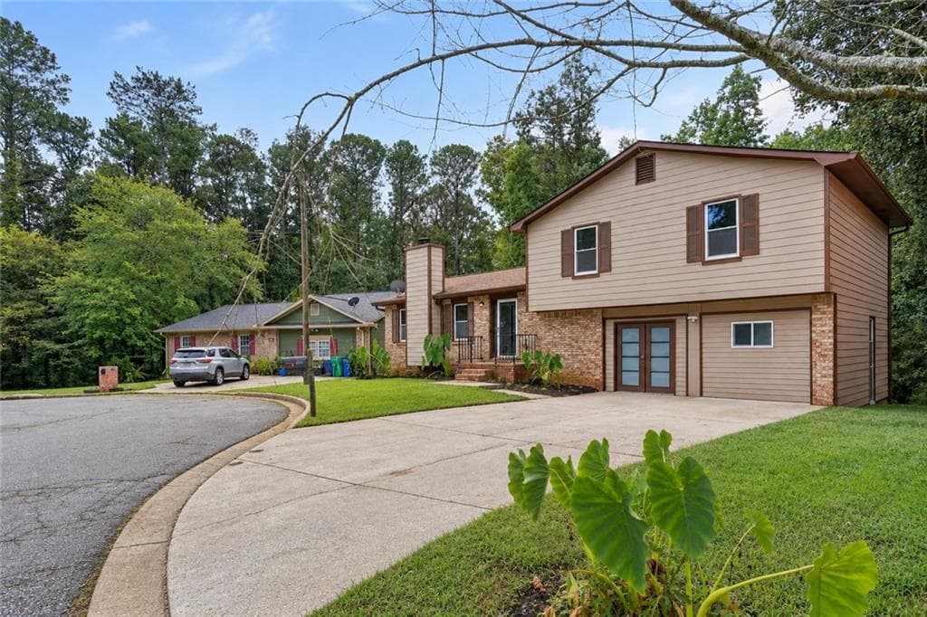 3 bedroom, 3 bathroom, 1,955 sq ft single family residence for sale at 4431 Autumn Hill Drive, Stone Mountain, GA 30083 — photo 4