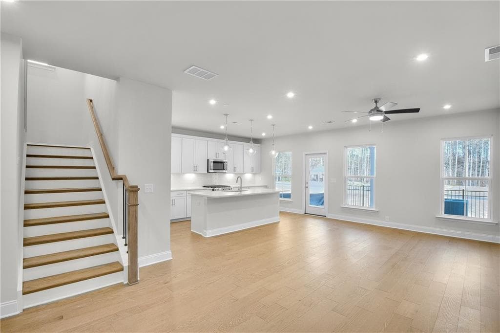 3 bedroom, 3 bathroom, 1,911 sq ft townhouse for sale at 5651 Tillman Way, Powder Springs, GA 30127 — photo 4