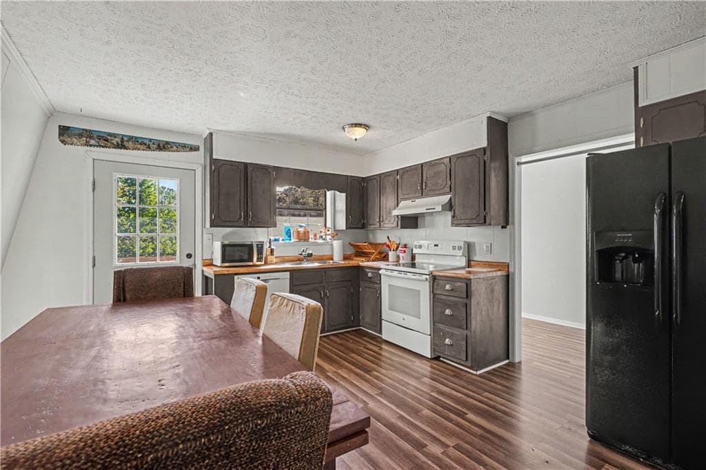 2 bedroom, 2 bathroom, 1,280 sq ft single family residence for sale at 6 Sandy Springs Drive, Athens, GA 30601 — photo 4