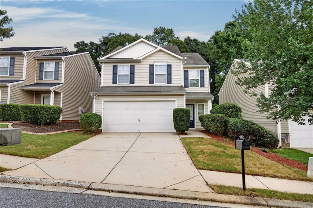 3 bedroom, 3 bathroom, 1,976 sq ft single family residence for sale at 2850 Mayfair Drive, Cumming, GA 30040 — photo 1 of 39