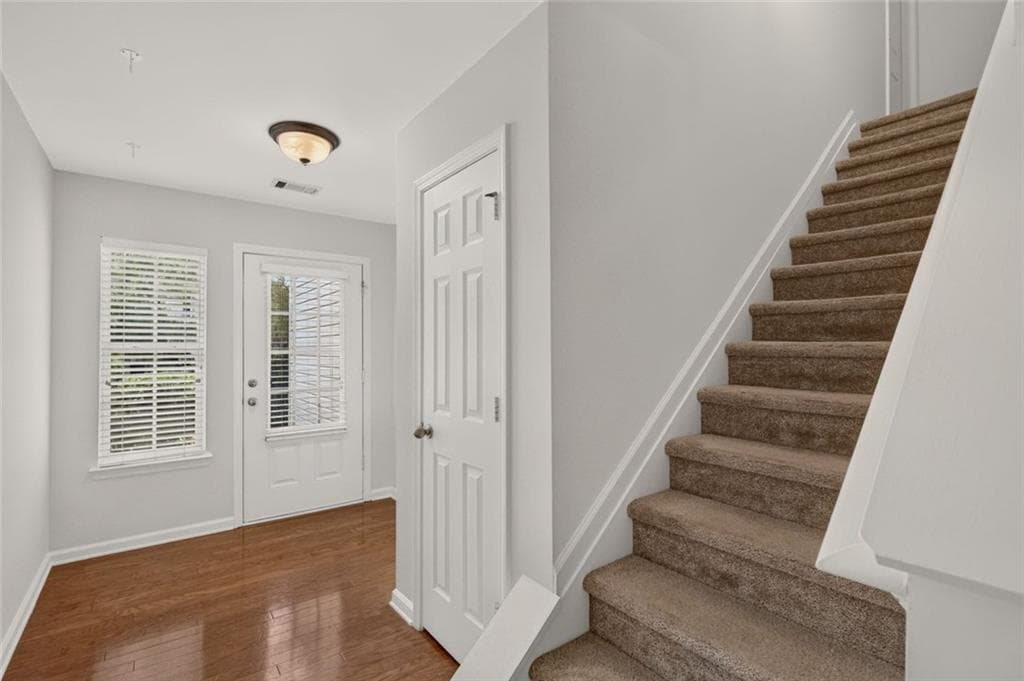 3 bedroom, 3 bathroom, 1,976 sq ft single family residence for sale at 2850 Mayfair Drive, Cumming, GA 30040 — photo 7