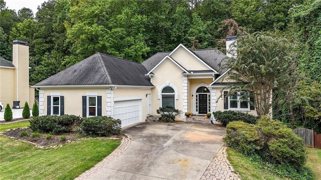 5 bedroom, 4 bathroom, 3,604 sq ft single family residence for sale at 3733 Upland Drive, Marietta, GA 30066 — photo 2