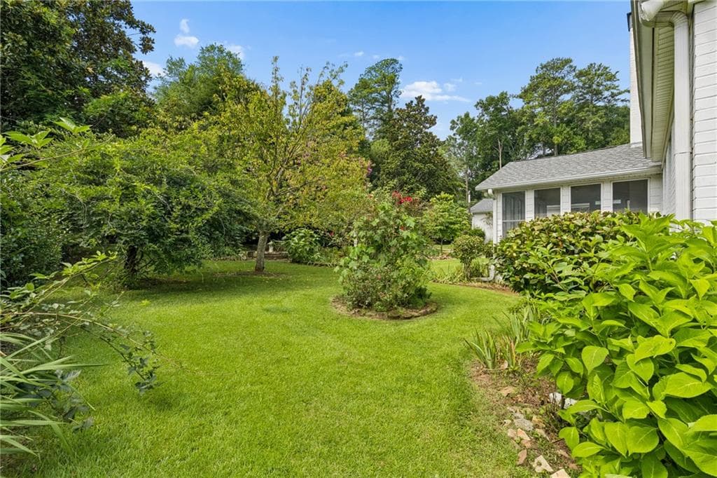 3 bedroom, 2 bathroom, 2,781 sq ft single family residence for sale at 3341 Hickory Crest Drive, Marietta, GA 30064 — photo 6