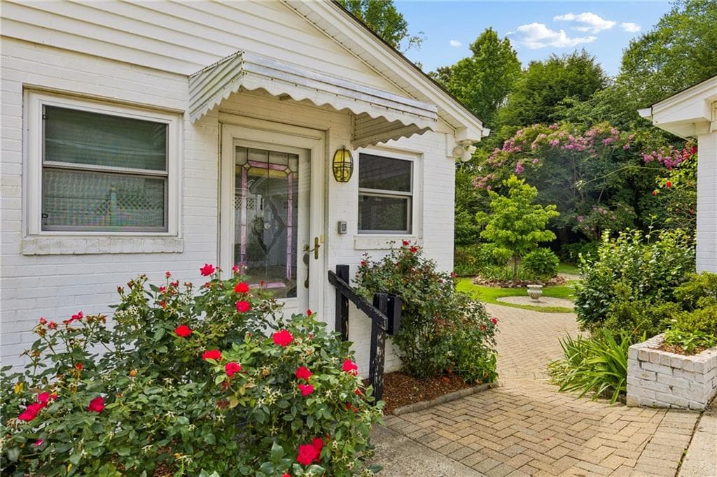 3 bedroom, 2 bathroom, 2,781 sq ft single family residence for sale at 3341 Hickory Crest Drive, Marietta, GA 30064 — photo 10