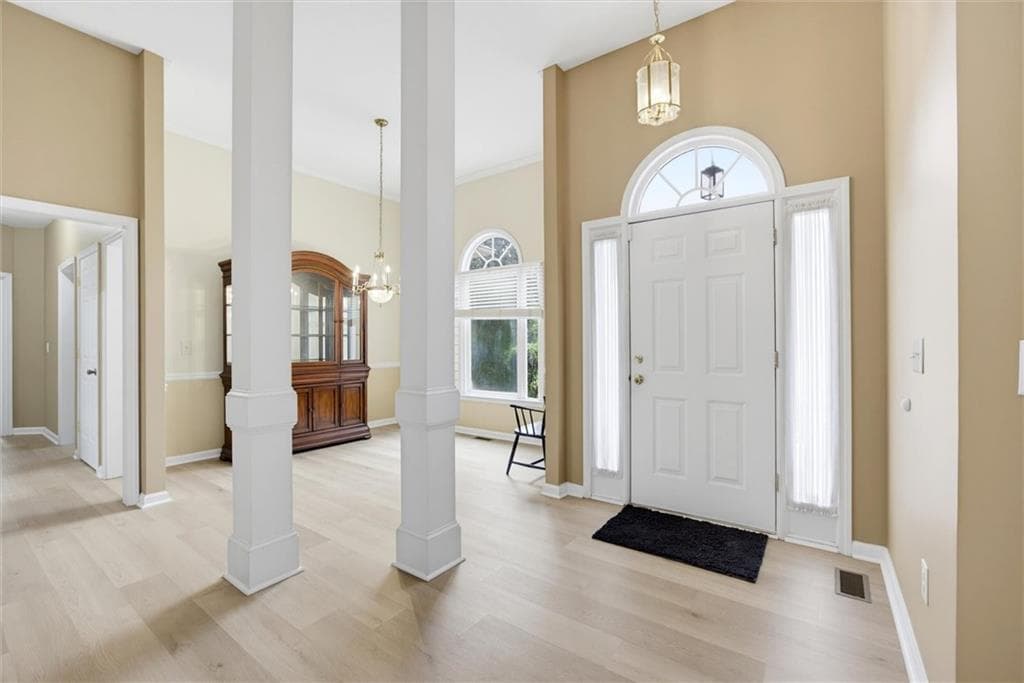 4 bedroom, 4 bathroom, 2,822 sq ft single family residence for sale at 4090 Chestnut Springs Court, Cumming, GA 30041 — photo 3