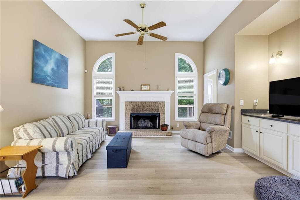 4 bedroom, 4 bathroom, 2,822 sq ft single family residence for sale at 4090 Chestnut Springs Court, Cumming, GA 30041 — photo 5