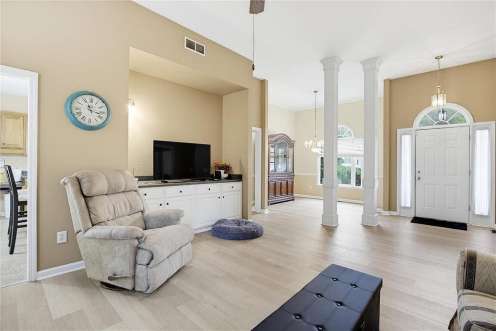 4 bedroom, 4 bathroom, 2,822 sq ft single family residence for sale at 4090 Chestnut Springs Court, Cumming, GA 30041 — photo 8