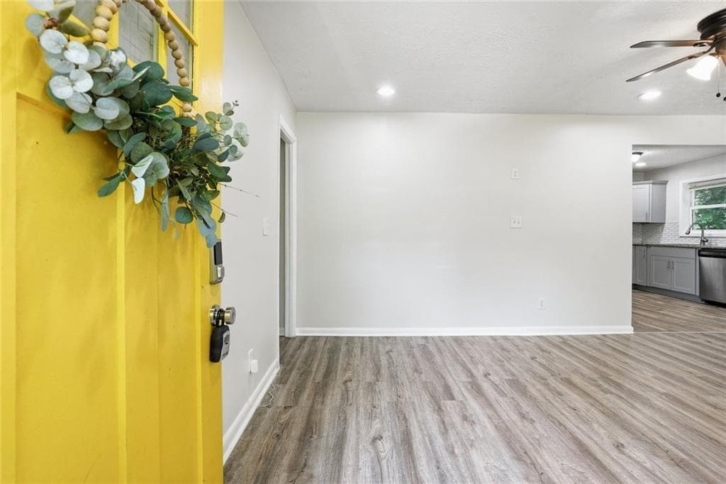 3 bedroom, 2 bathroom, 1,000 sq ft single family residence for sale at 923 Redford Drive, Atlanta, GA 30315 — photo 3