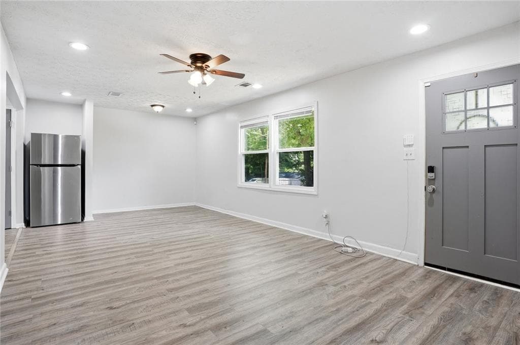 3 bedroom, 2 bathroom, 1,000 sq ft single family residence for sale at 923 Redford Drive, Atlanta, GA 30315 — photo 5