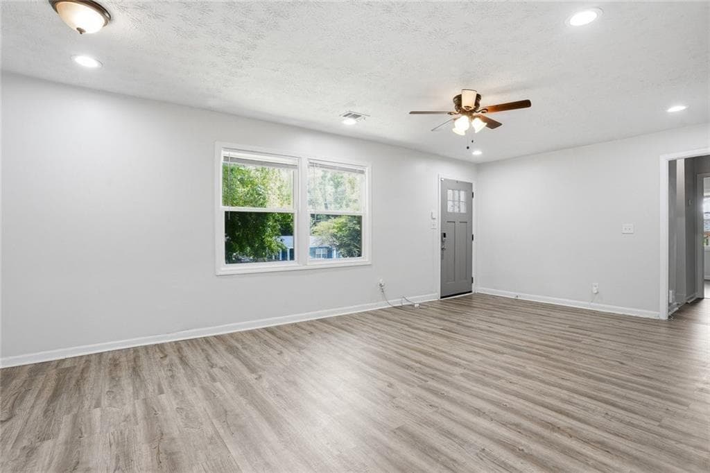3 bedroom, 2 bathroom, 1,000 sq ft single family residence for sale at 923 Redford Drive, Atlanta, GA 30315 — photo 6