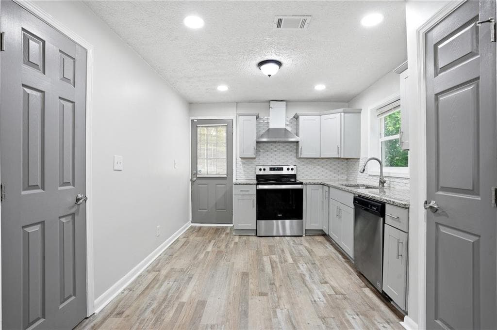 3 bedroom, 2 bathroom, 1,000 sq ft single family residence for sale at 923 Redford Drive, Atlanta, GA 30315 — photo 8