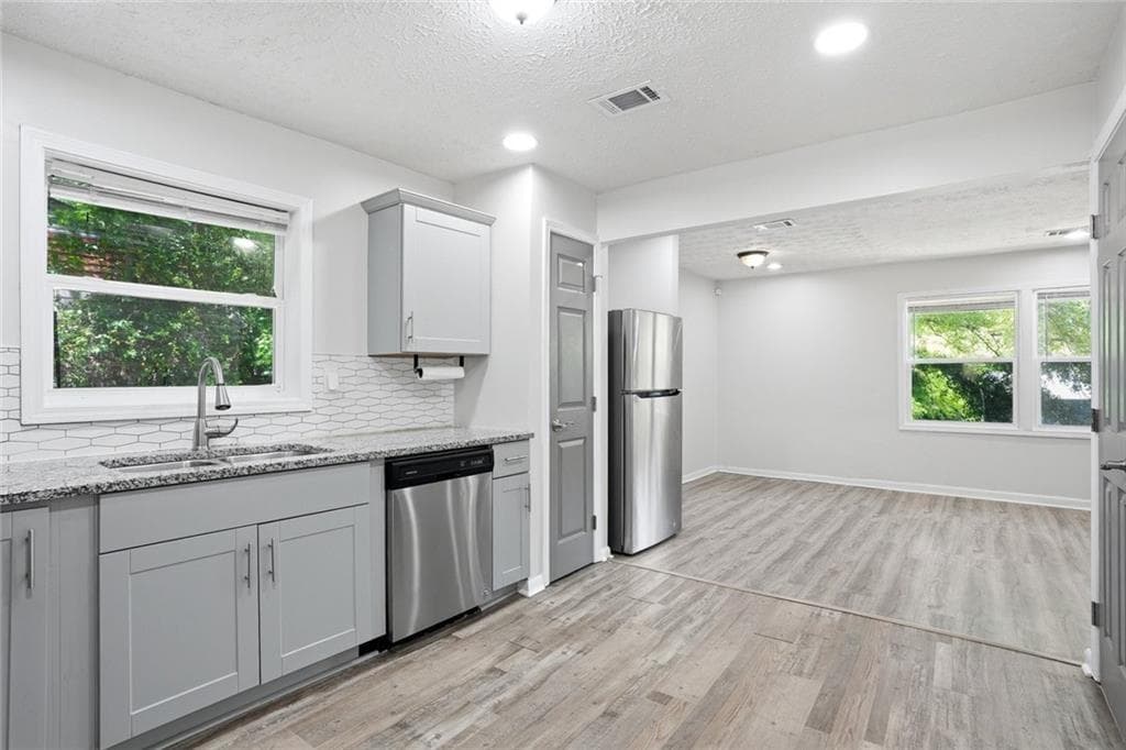 3 bedroom, 2 bathroom, 1,000 sq ft single family residence for sale at 923 Redford Drive, Atlanta, GA 30315 — photo 9