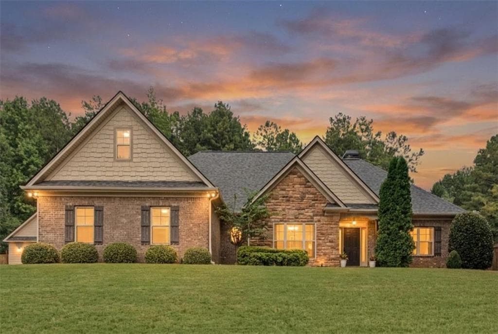 4 bedroom, 3 bathroom, 2,734 sq ft single family residence for sale at 32 Meadow View Glen, Newnan, GA 30265