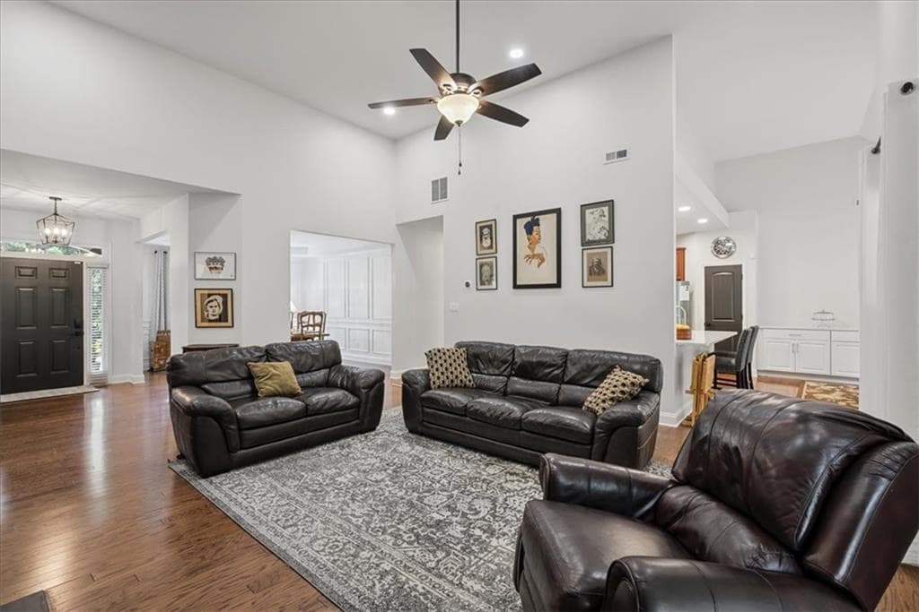 4 bedroom, 3 bathroom, 2,734 sq ft single family residence for sale at 32 Meadow View Glen, Newnan, GA 30265 — photo 7