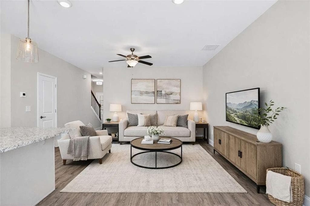 3 bedroom, 3 bathroom, 1,296 sq ft townhouse for sale at 6178 Ripple Way 82, South Fulton, GA 30349 — photo 2