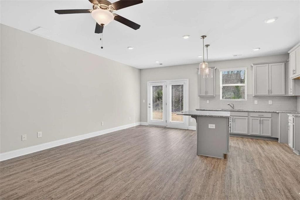 3 bedroom, 3 bathroom, 1,296 sq ft townhouse for sale at 6178 Ripple Way 82, South Fulton, GA 30349 — photo 7