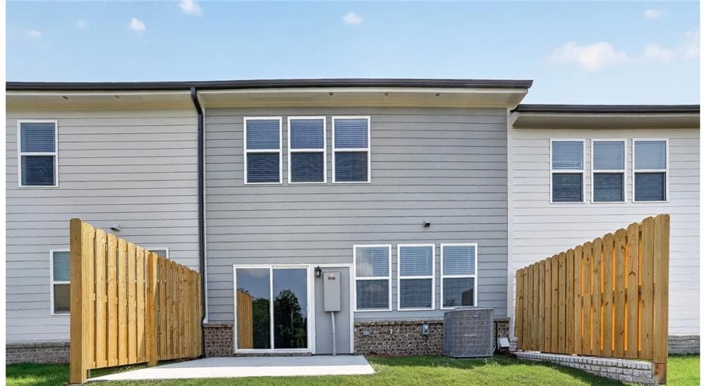 3 bedroom, 3 bathroom, 1,831 sq ft townhouse for sale at 3066 Humdala Place 235, Buford, GA 30519 — photo 2