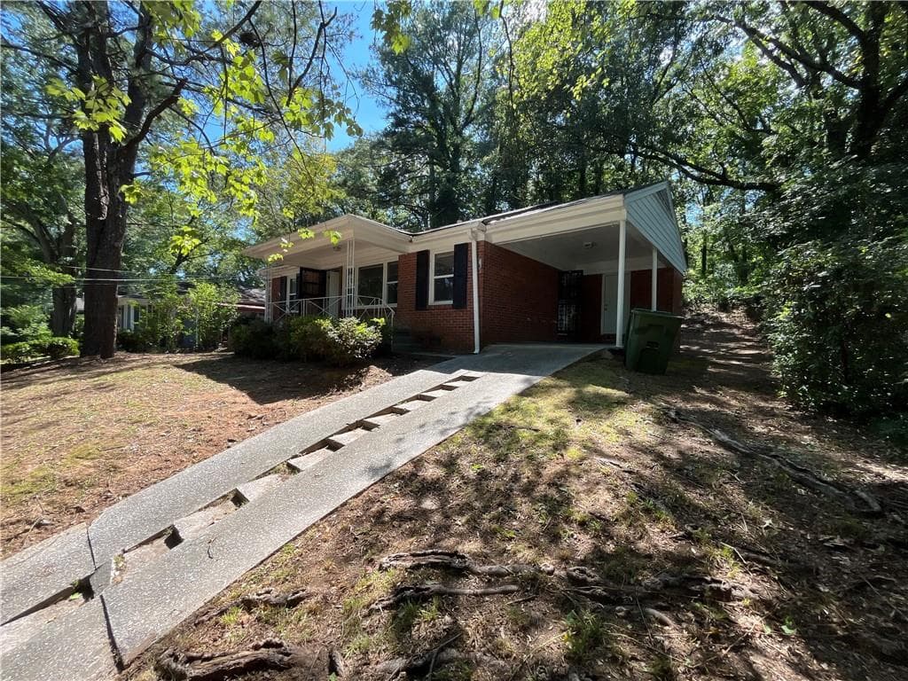 3 bedroom, 1 bathroom, 925 sq ft single family residence for rent at 269 Florida Avenue, Atlanta, GA 30310 for $1,695 a month — photo 3